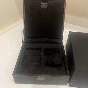 Elegant‎ Black Jewelry Box